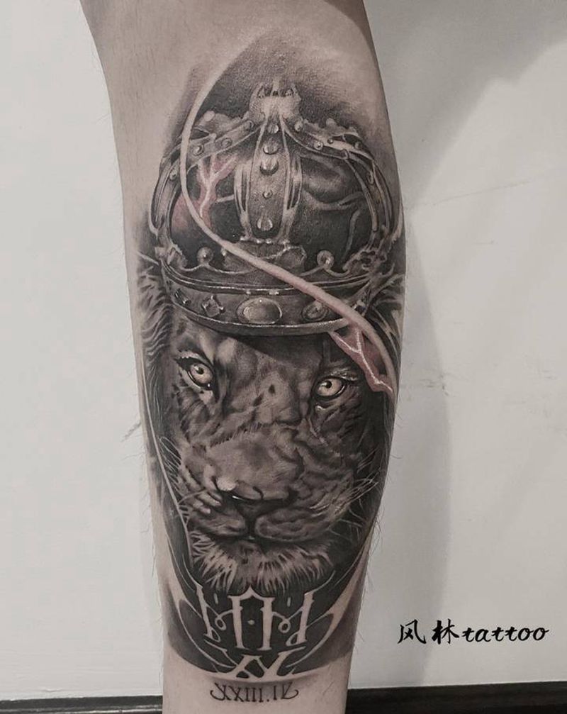 狮子纹身图片_腿部欧美写实狮子纹身图案