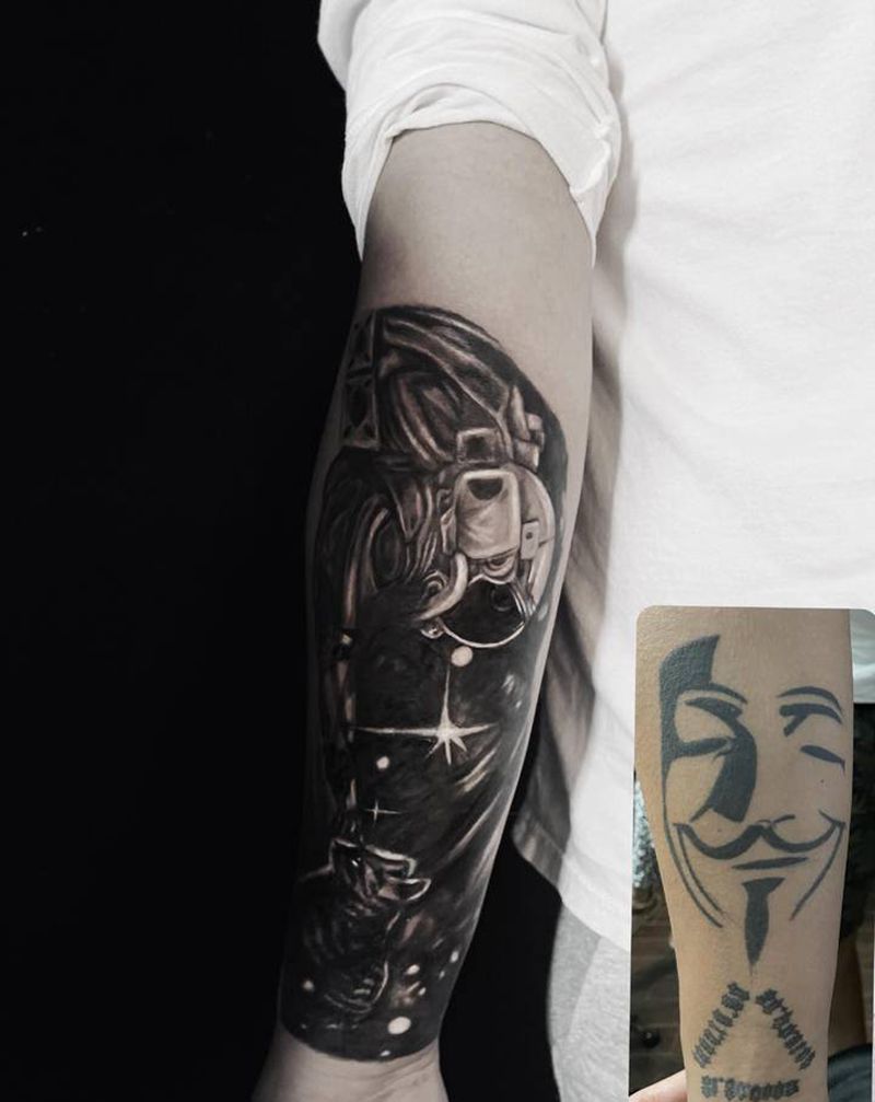 太空人遮盖纹身图片_手臂欧美写实纹身图案