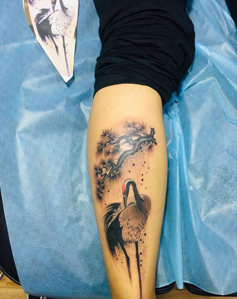 山水仙鹤纹身图片_腿部纹身图案