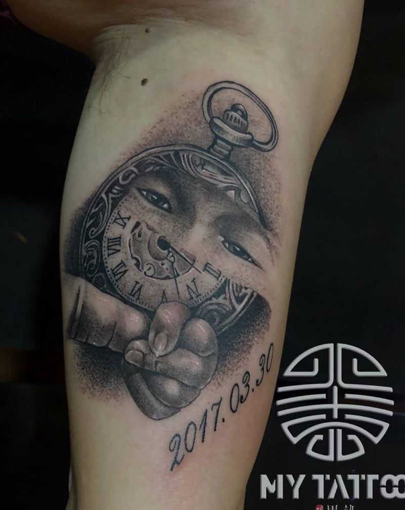 怀表纹身图片_欧美写实纹身图案