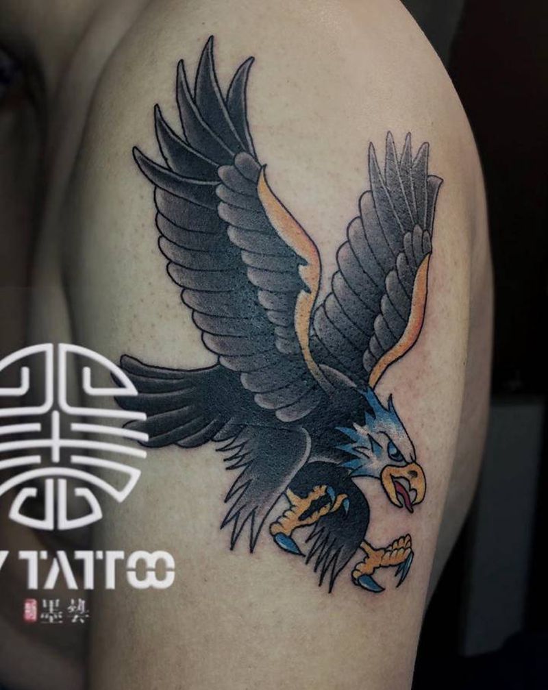 老鹰纹身图片_手臂老传统纹身图案