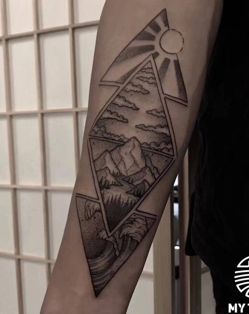 黑灰作品纹身图片_手臂胸部老传统欧美写实纹身图案