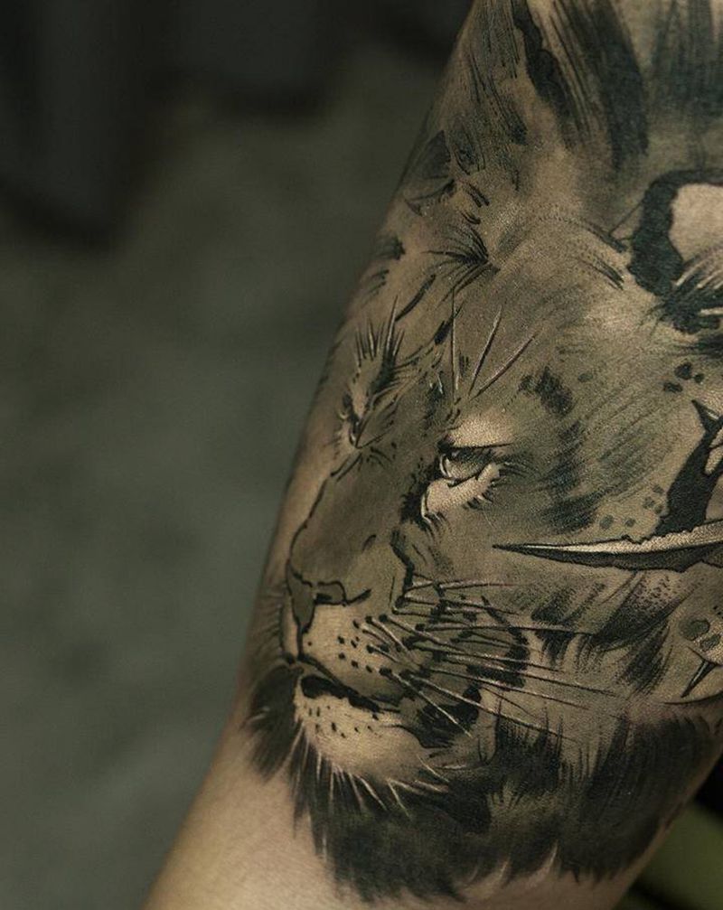 狮子头不红烧纹身图片_手部手臂新传统水墨纹身图案