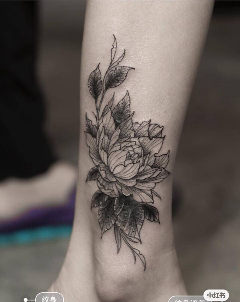 正确的修饰纹身图片_脚部腿部点刺几何纹身图案