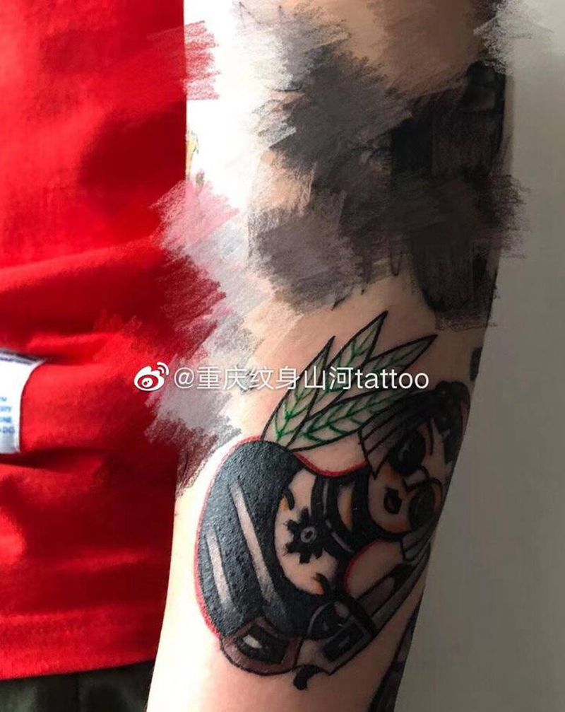 old school这个杀手纹身图片_手臂纹身图案