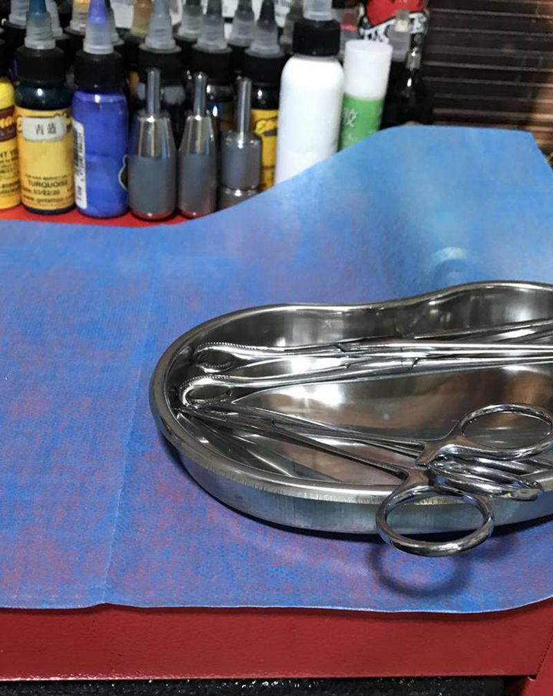 舌钉纹身图片_丁纹身图案