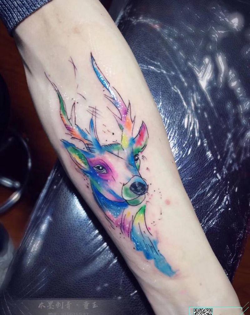 麋鹿纹身图片_手臂水彩纹身图案