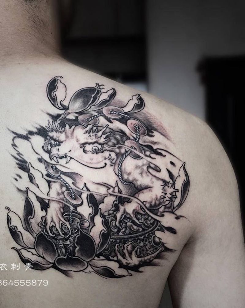 金蟾纹身图片_背部肩部新传统老传统金蟾纹身图案