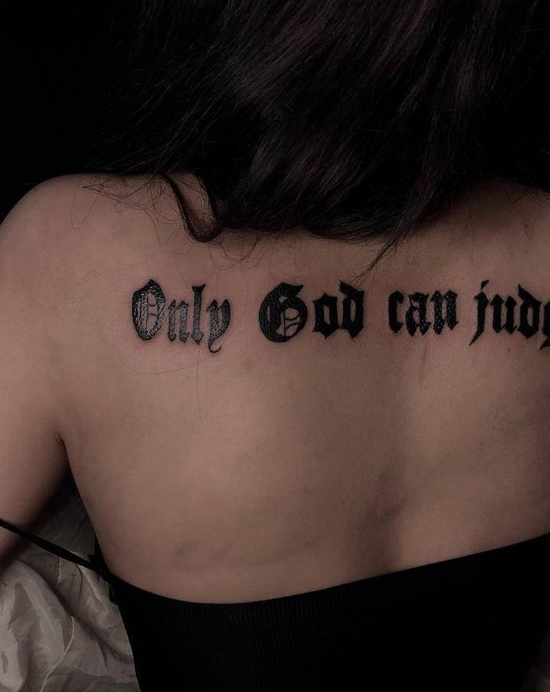 哥特字体纹身图片_背部纹身图案