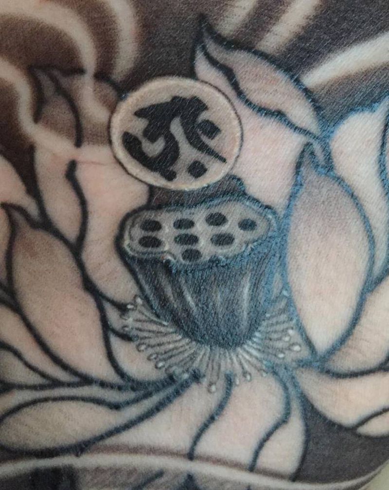 胸口遮盖纹身图片_胸部新传统老传统纹身图案