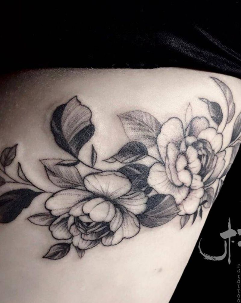 素花纹身图片_腿部脚部新传统欧美写实纹身图案