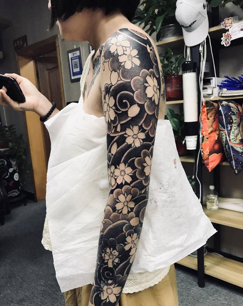 待续遮盖纹身图片_手臂老传统纹身图案