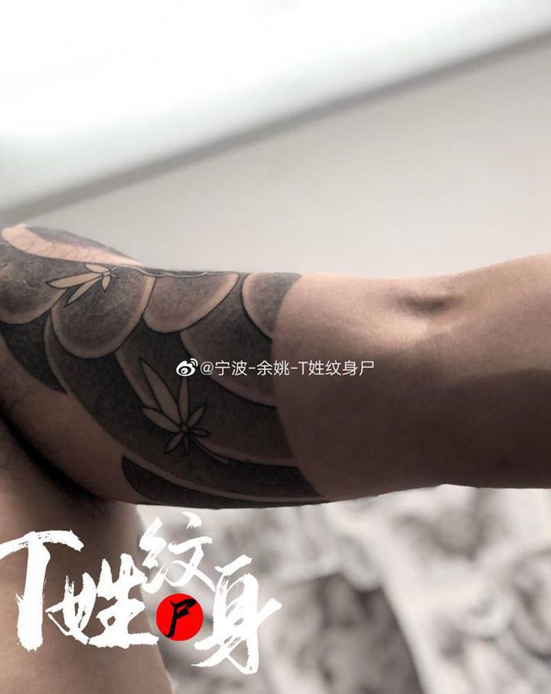 原创老传统仙鹤遮盖纹身图片_手臂老传统纹身图案