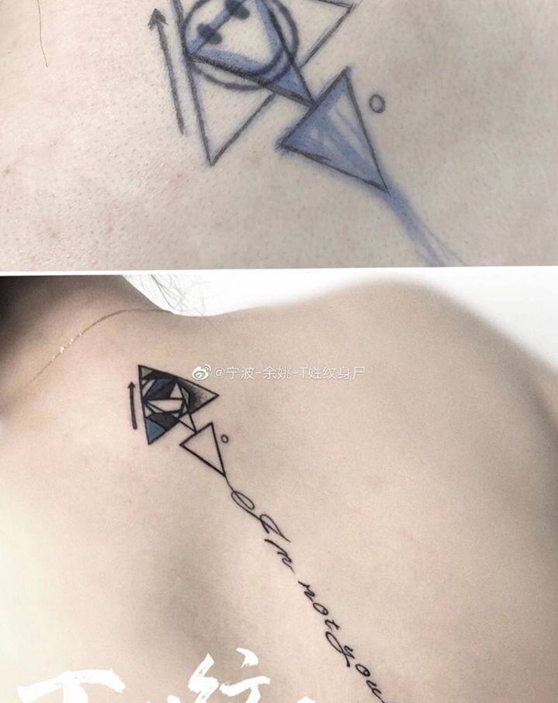 手绘遮盖纹身图片_背部几何纹身图案