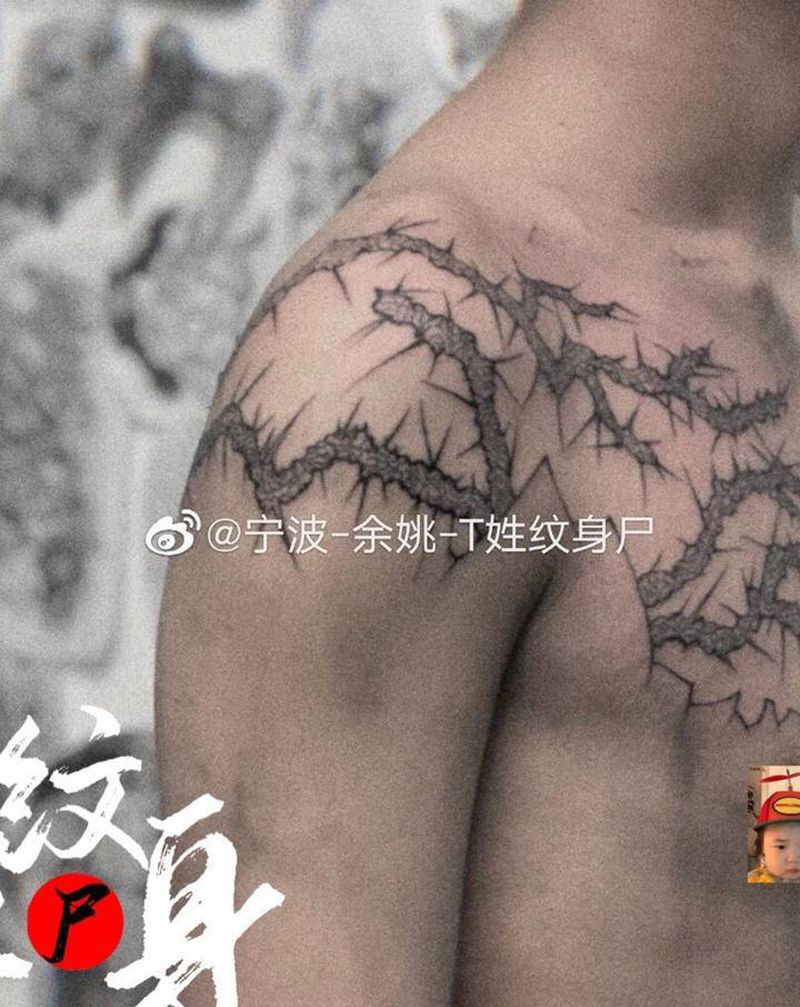 手绘作品荆棘/纹身图片_胸部纹身图案