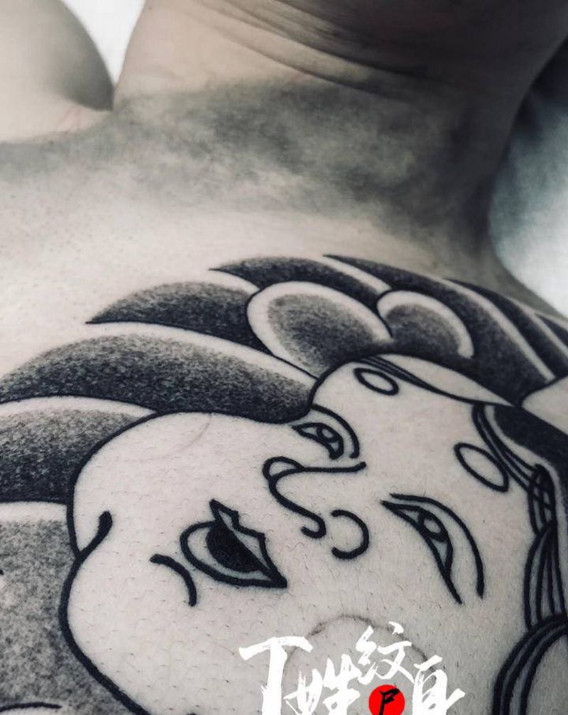 老传统/圆5面纹身图片_胸部老传统纹身图案