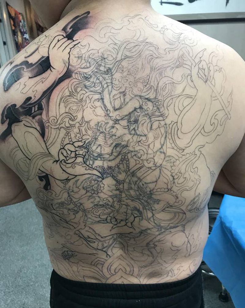 待续纹身图片_背部新传统纹身图案