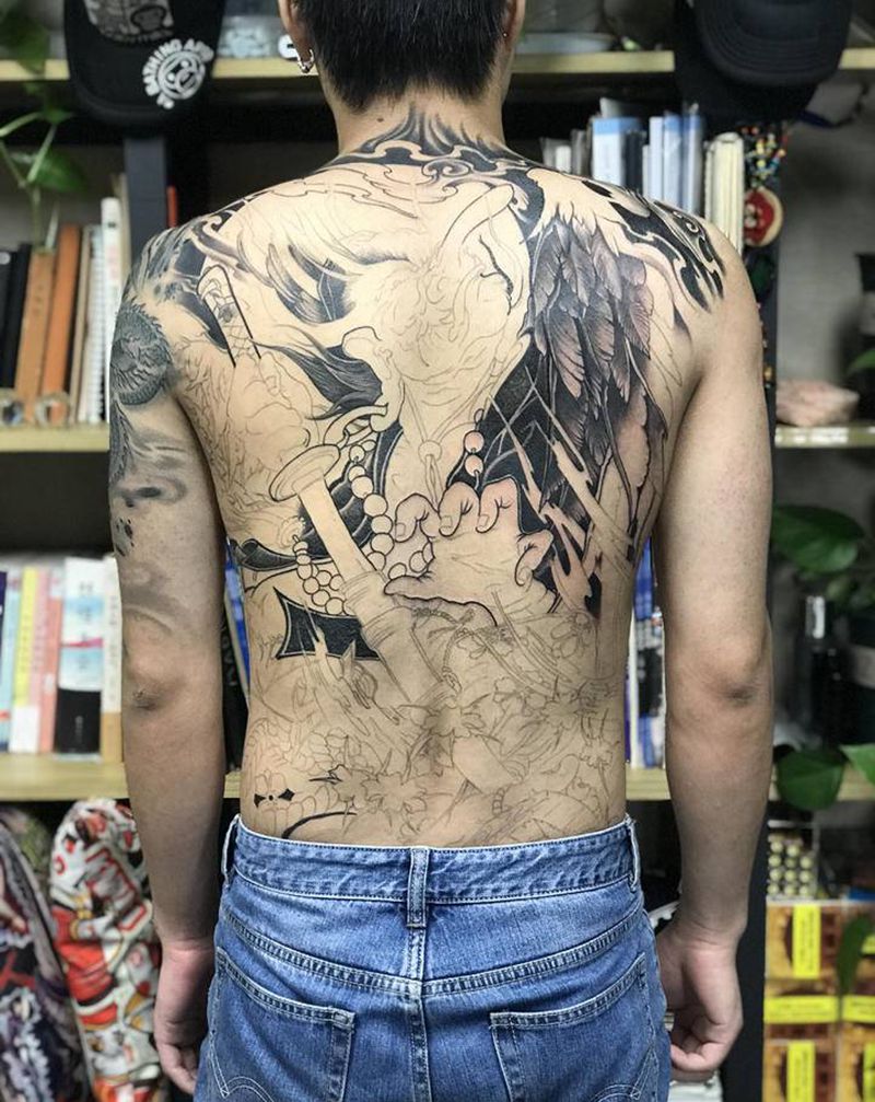 大天狗纹身图片_背部新传统纹身图案