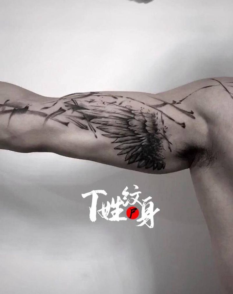 原创手绘设计/翅膀纹身图片_手臂纹身图案