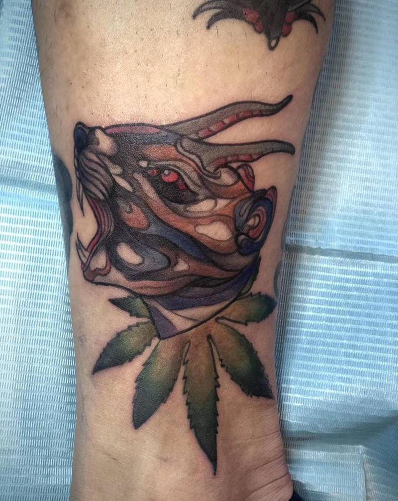 老鼠纹身图片_腿部New School纹身图案