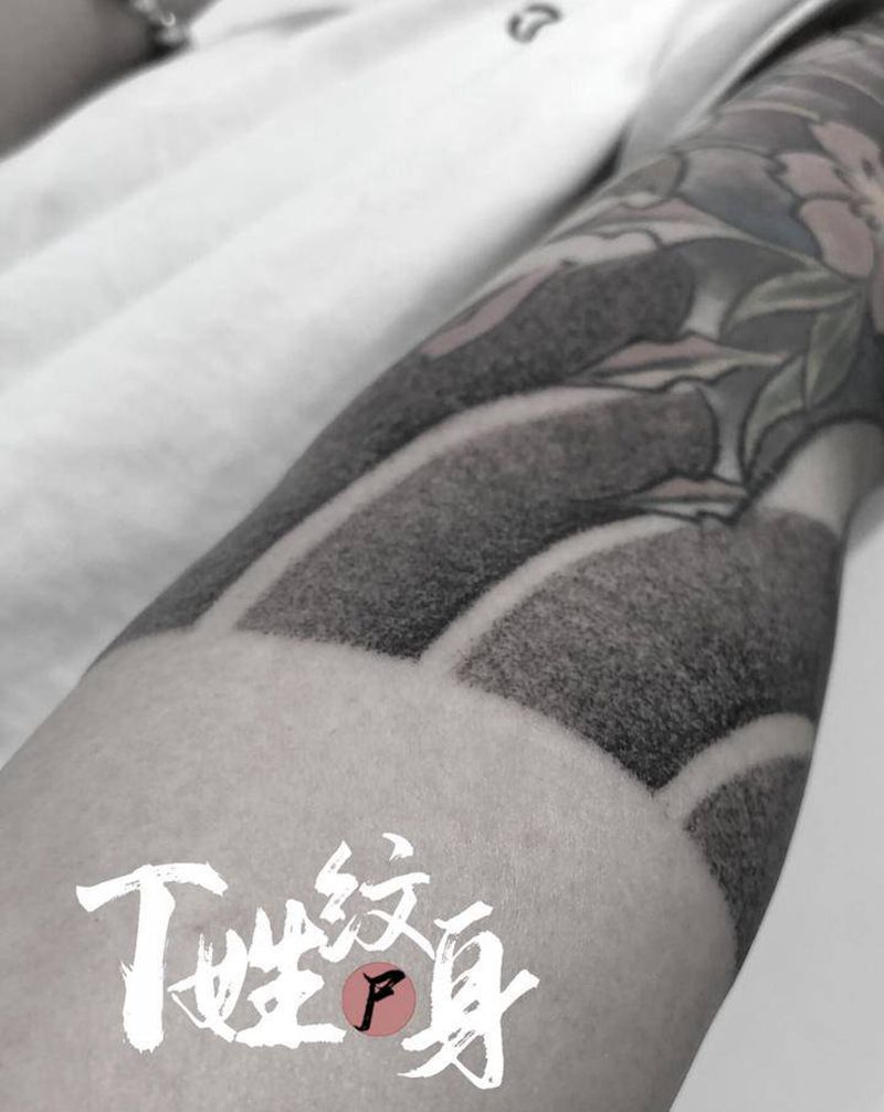 加刹车印/大臂非本人作品纹身图片_手臂老传统纹身图案