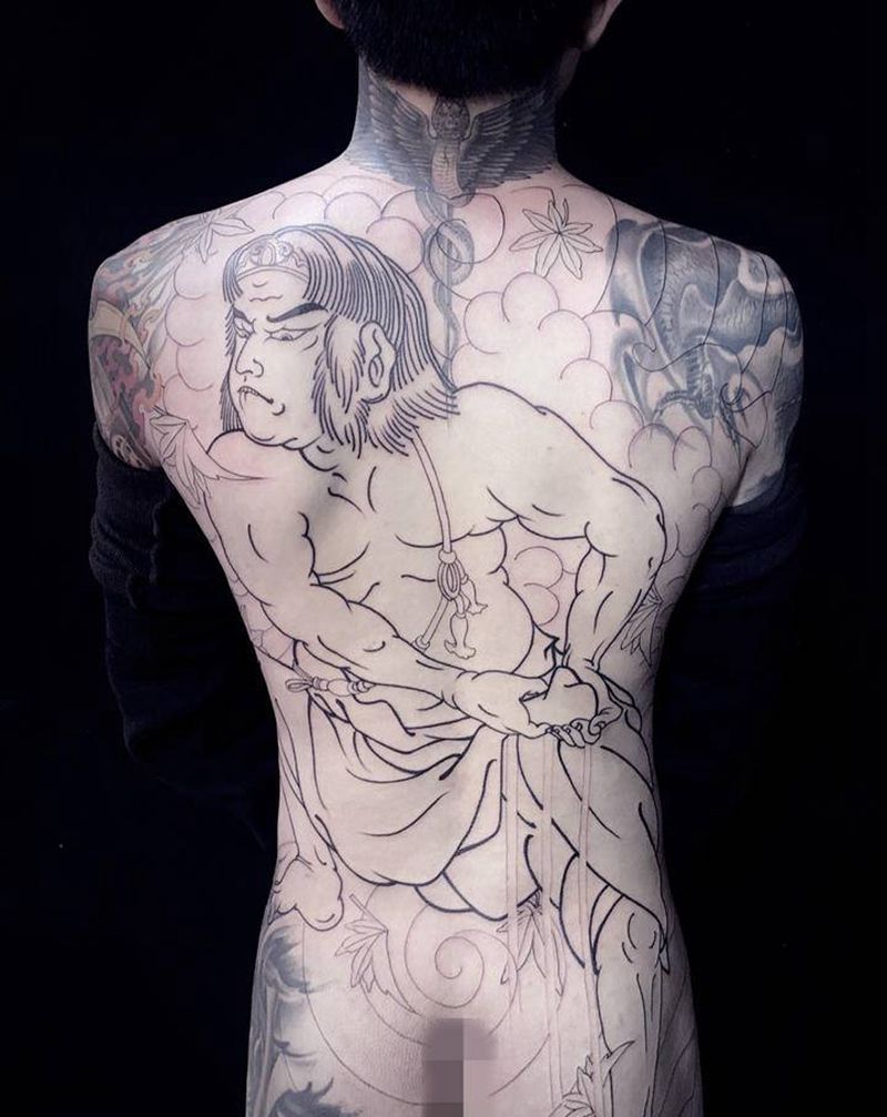 满背纹身图片_背部老传统纹身图案