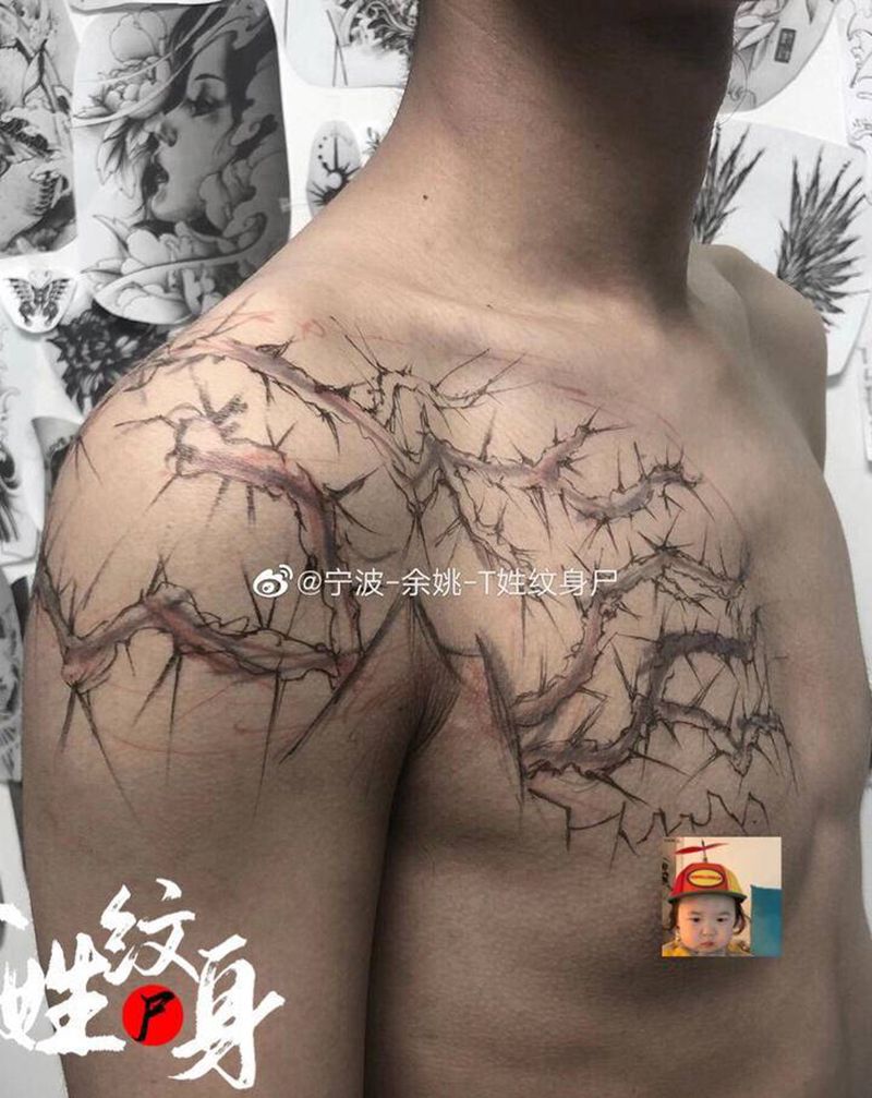 手绘设计/荆棘纹身图片_肩部纹身图案