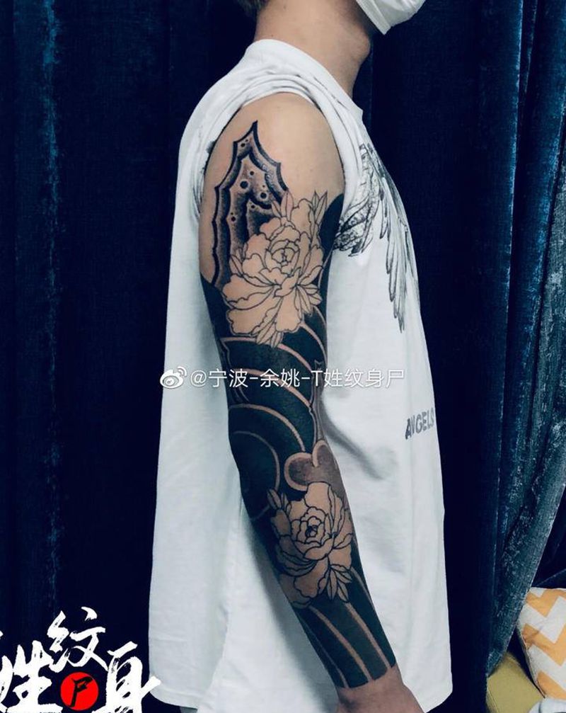 传统花臂/未完成纹身图片_手臂老传统纹身图案