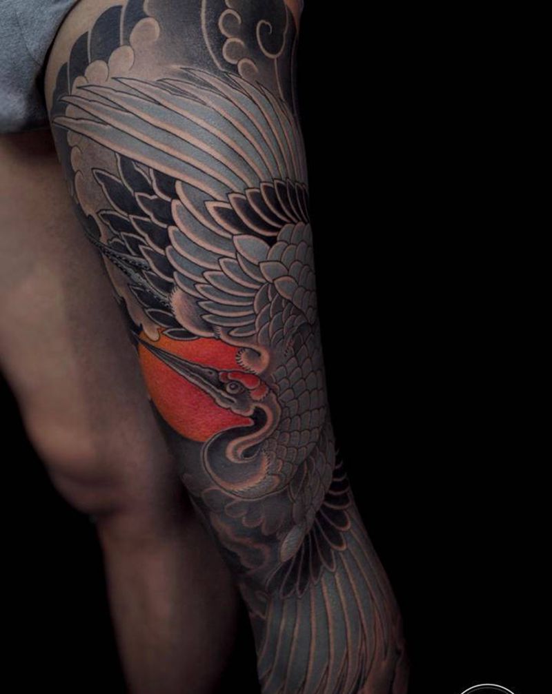 鹤腿纹身图片_臀部腿部老传统纹身图案