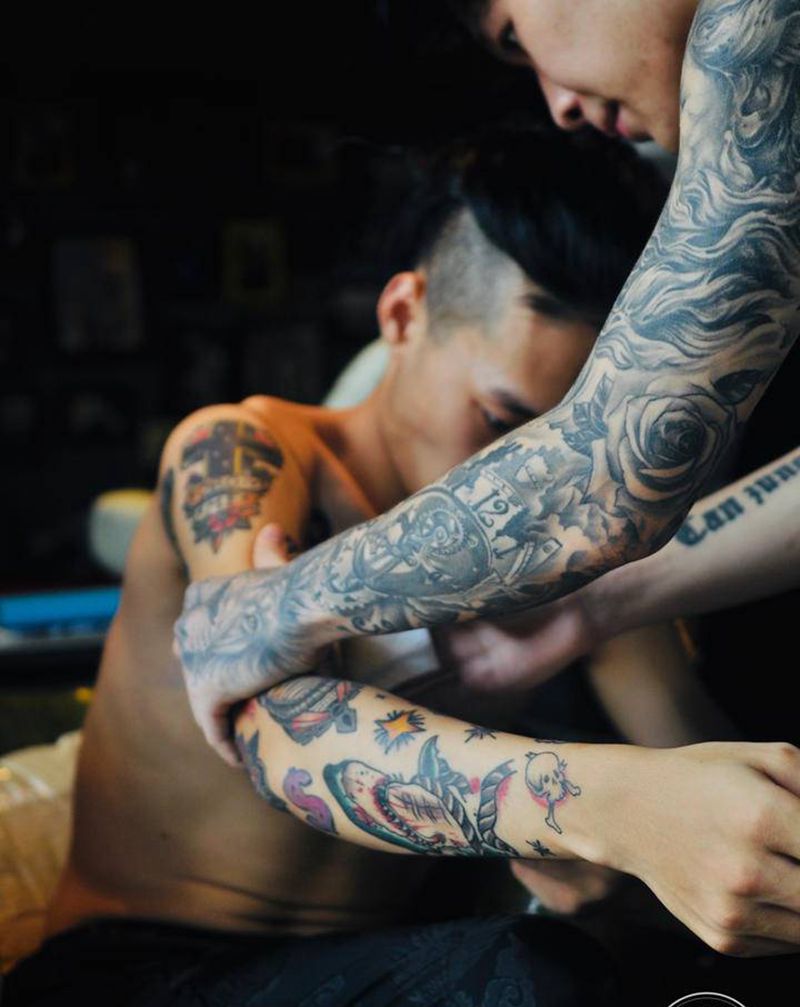 拼接花臂纹身图片_手臂Old School卡通纹身图案