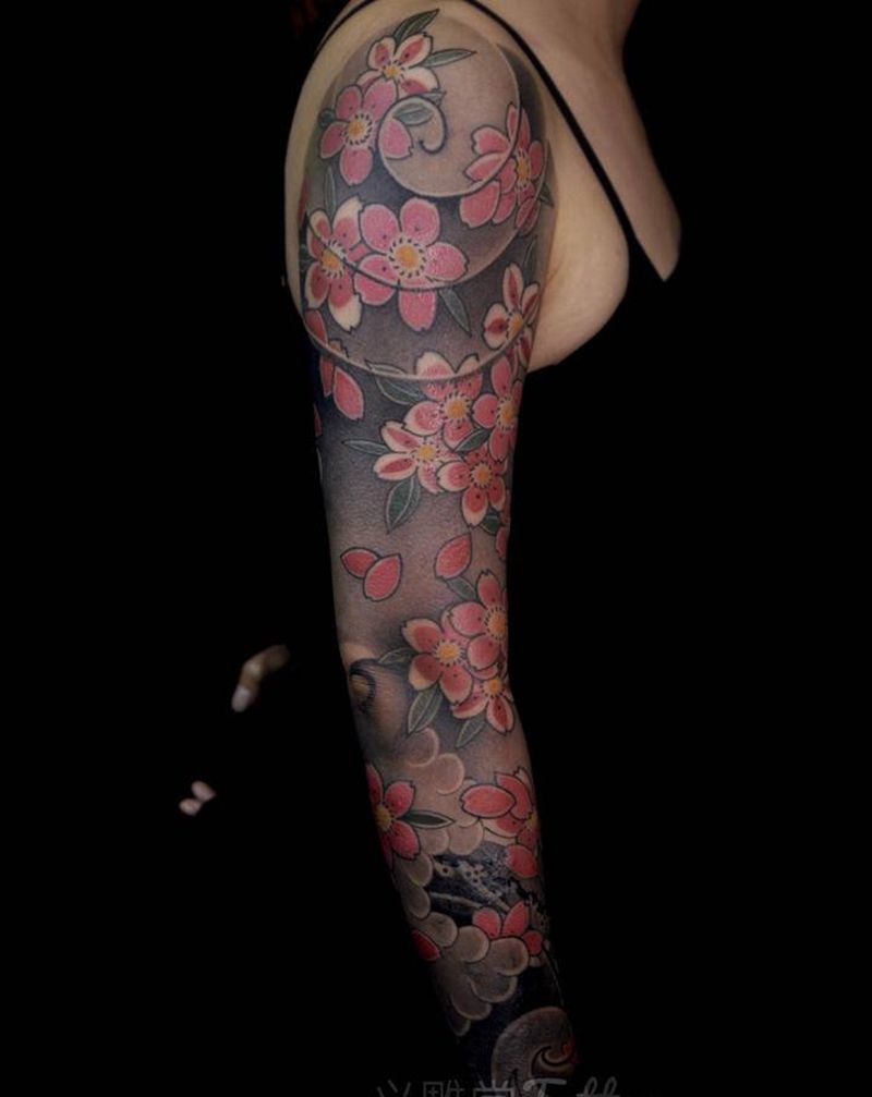 樱花臂遮盖纹身图片_手臂老传统纹身图案