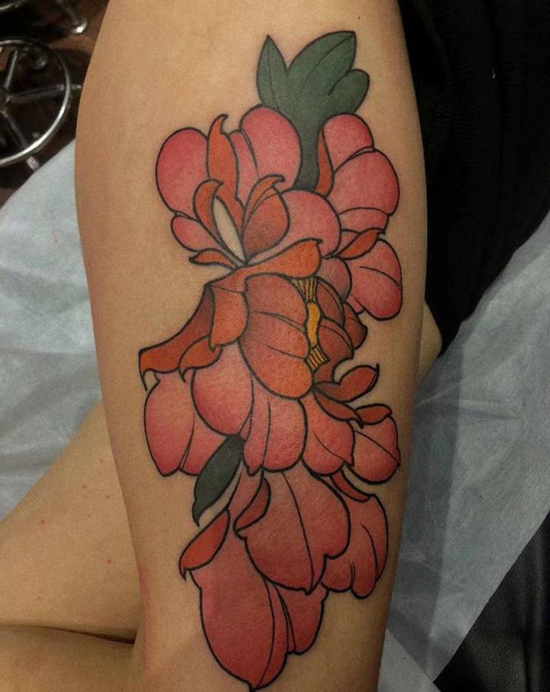 牡丹纹身图片_腿部Old SchoolNew School纹身图案