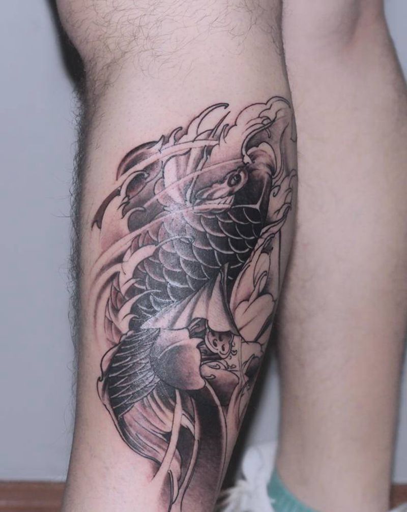 传统鲤鱼纹身图片_腿部新传统纹身图案