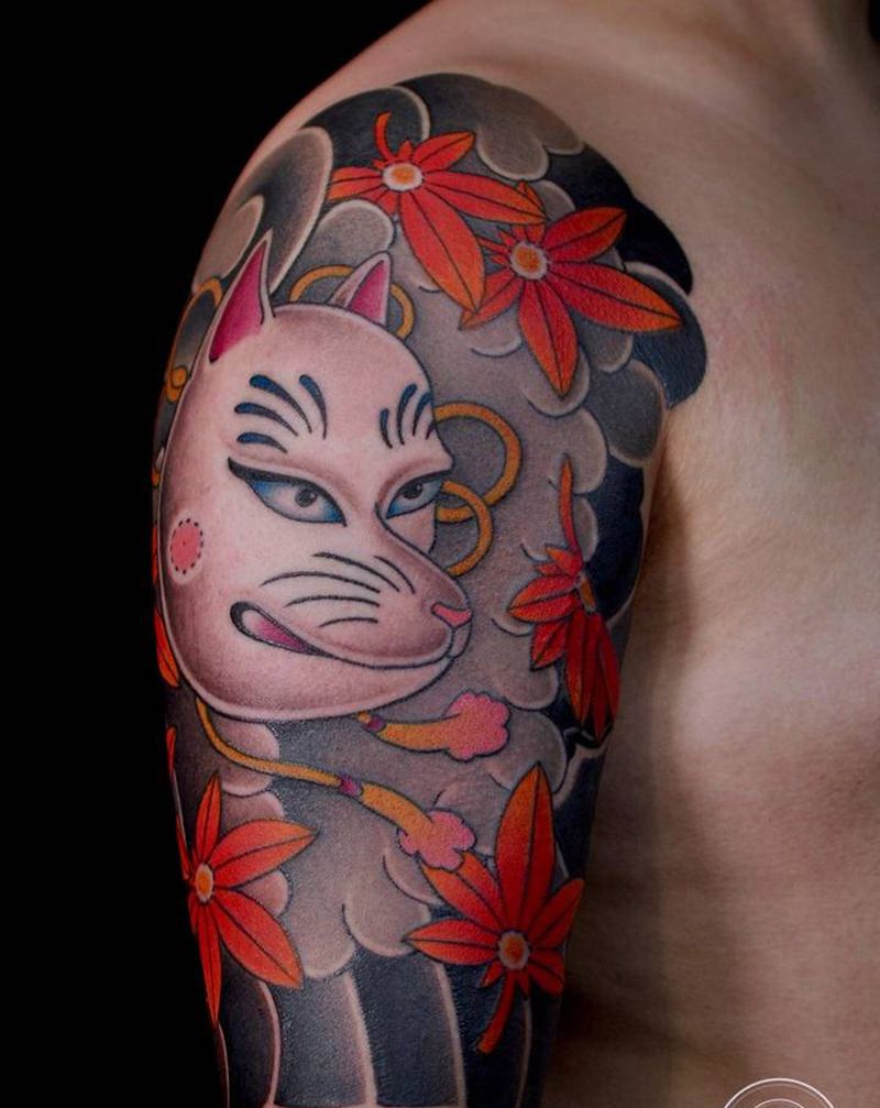 狐面包大臂纹身图片_手臂老传统纹身图案