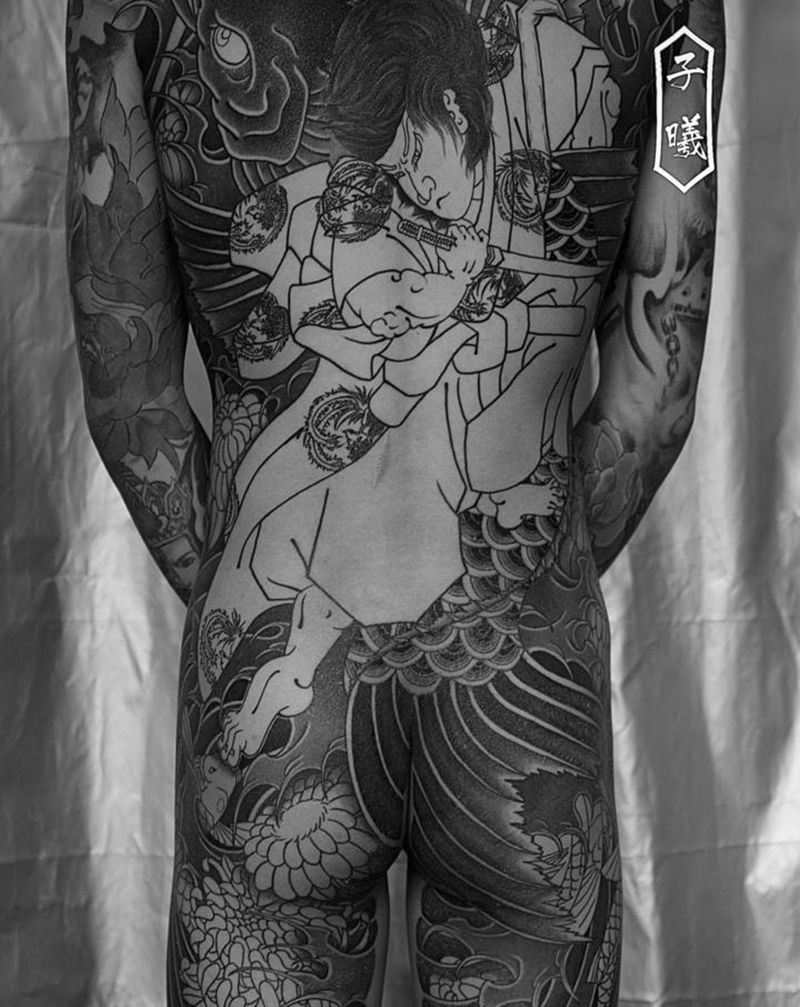 鬼若丸治鲤纹身图片_背部老传统鱼鬼若丸纹身图案