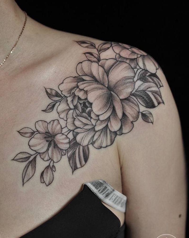 素花纹身图片_肩部纹身图案