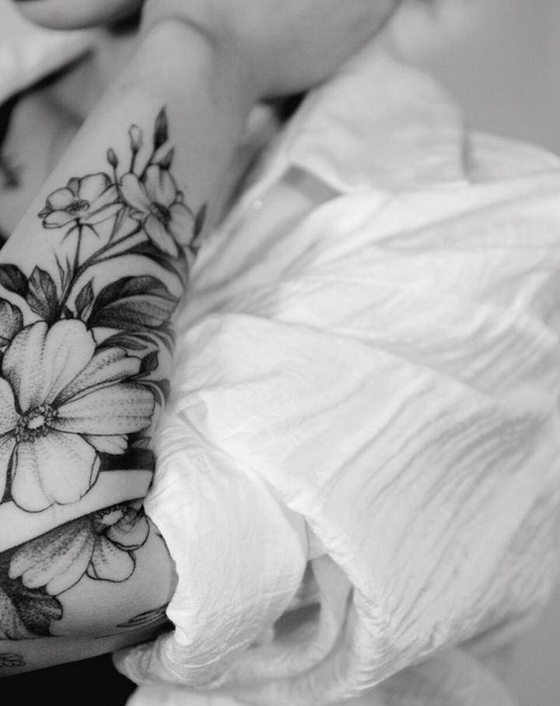 素花纹身图片_手臂花卉纹身图案
