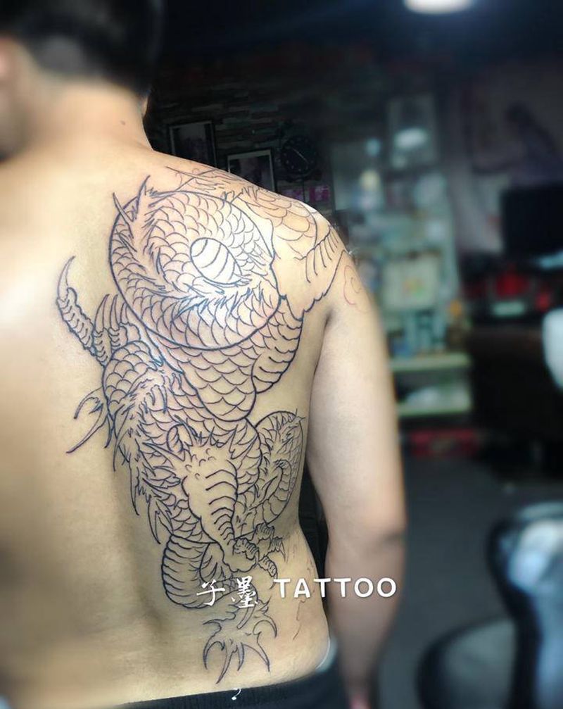 龙纹身图片_背部纹身图案
