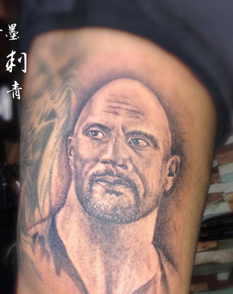 道恩强森纹身图片_腿部欧美写实纹身图案