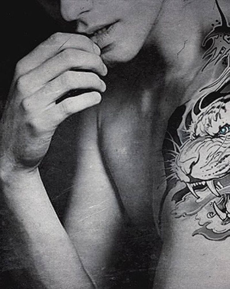 定制手稿纹身图片_手臂新传统白虎纹身图案