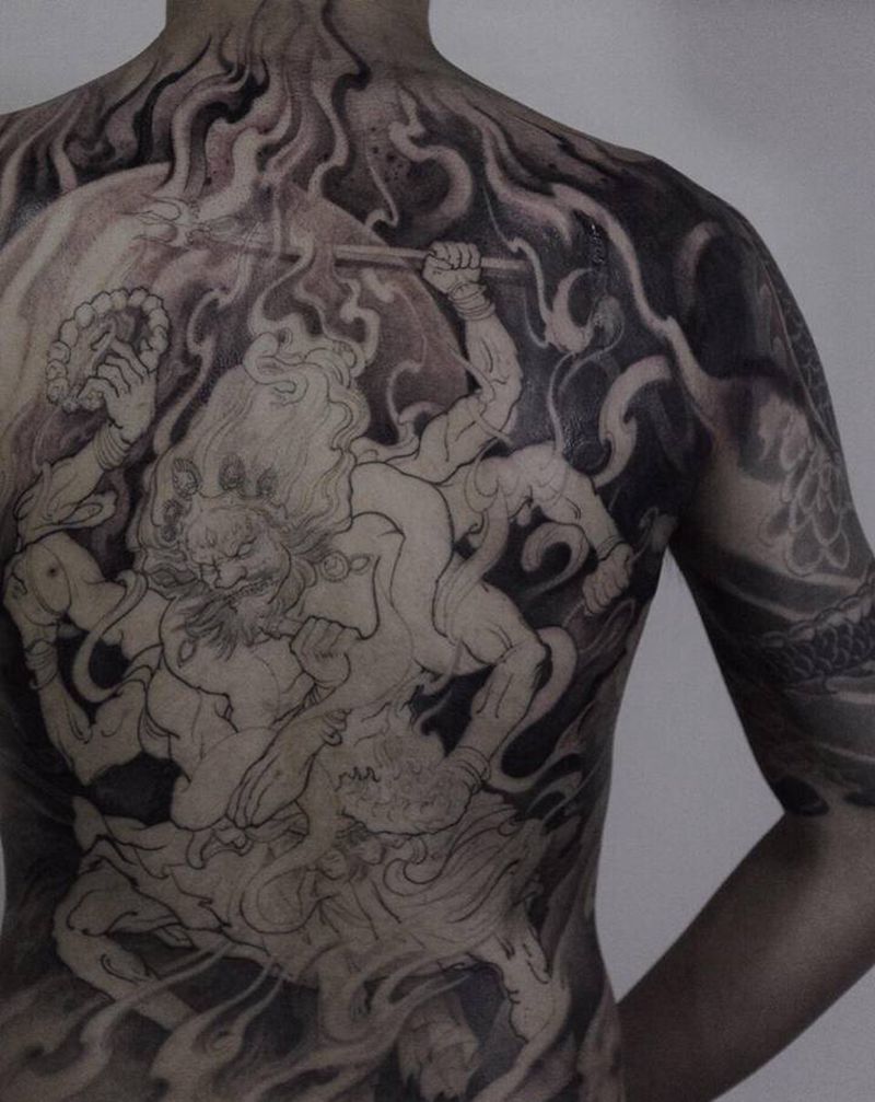 大黑天纹身图片_背部新传统大黑天纹身图案