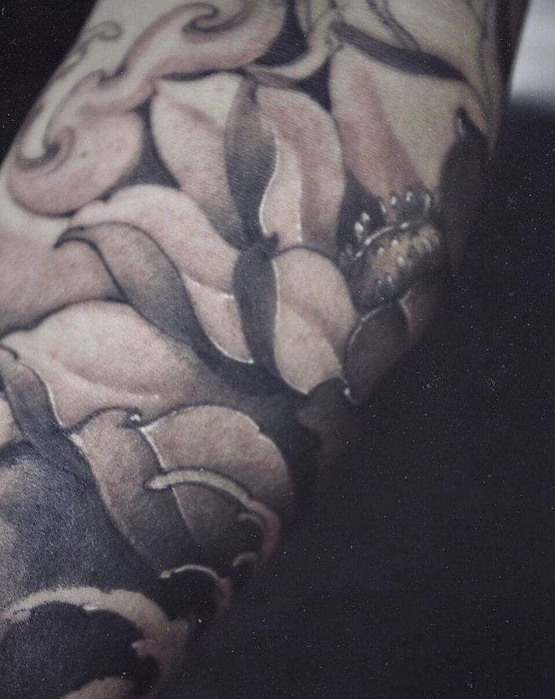 待续纹身图片_手臂新传统荷花纹身图案