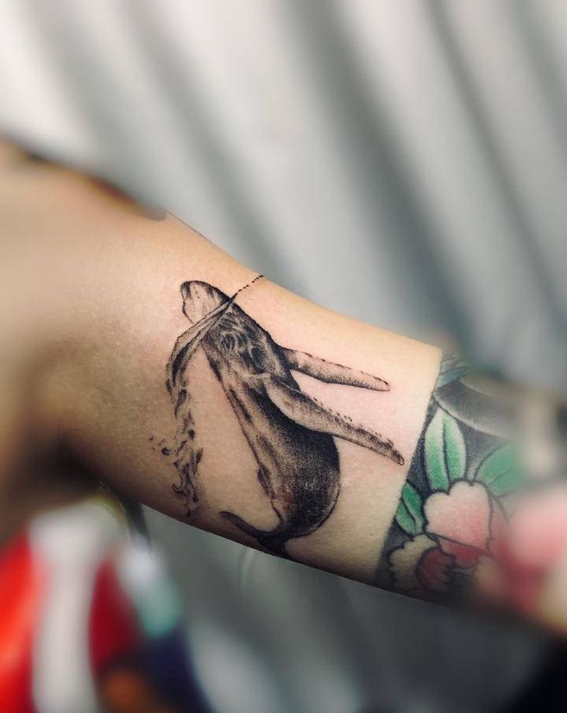 鲸鱼纹身图片_手臂纹身图案