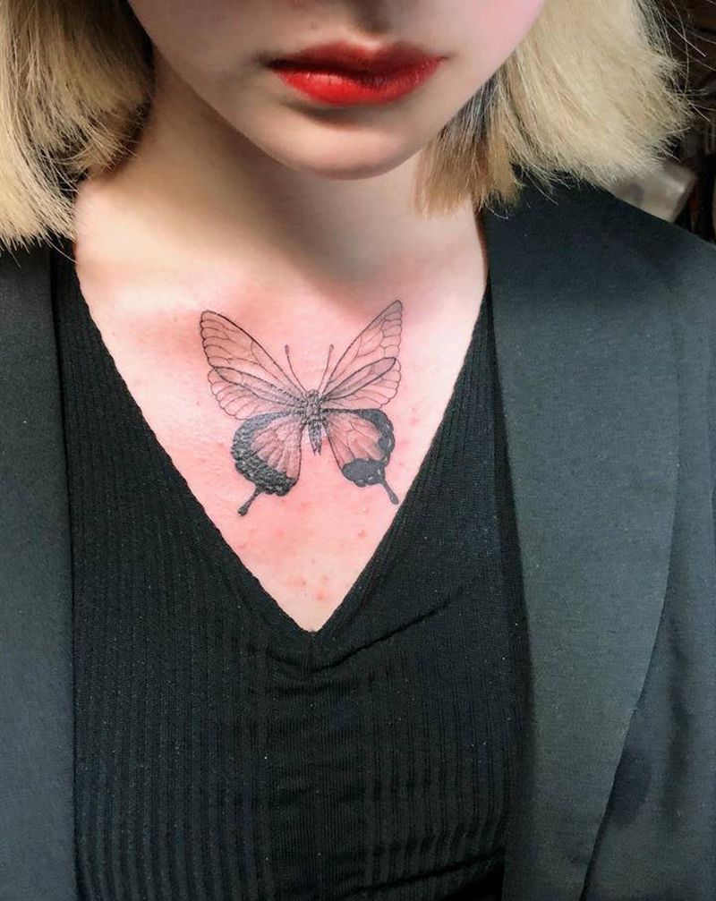 蝴蝶纹身图片_胸部纹身图案