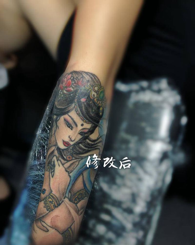 嫦娥玉兔纹身图片_手部手臂新传统老传统纹身图案