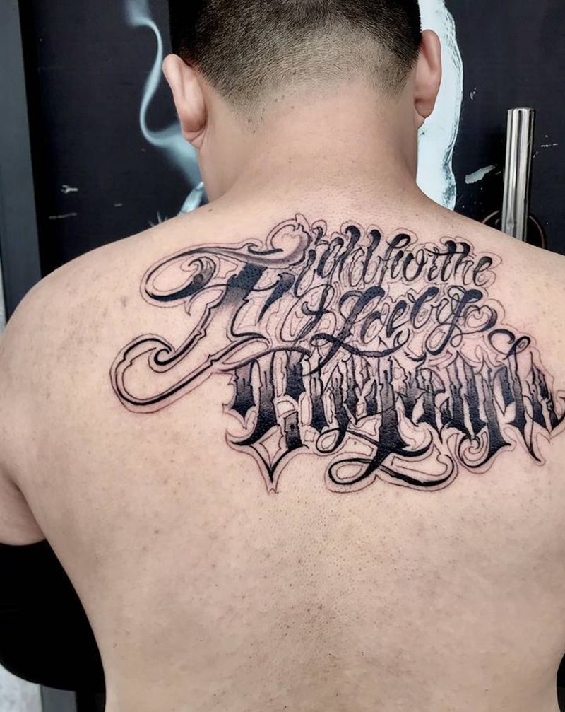 花体纹身图片_背部花体字纹身图案