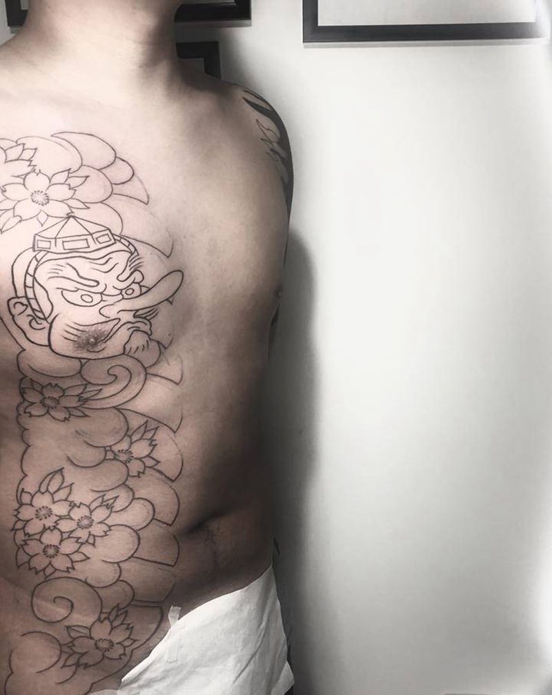 开衫纹身图片_腹部胸部老传统纹身图案