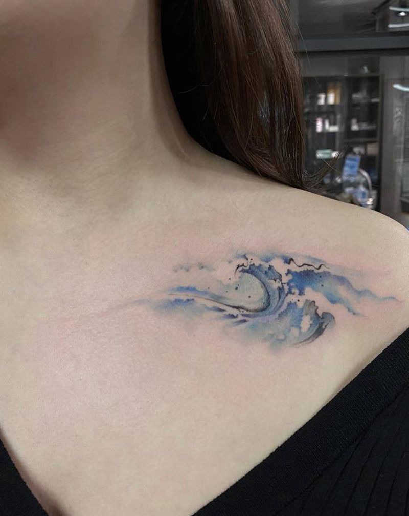海浪纹身图片_胸部肩部水墨New School纹身图案