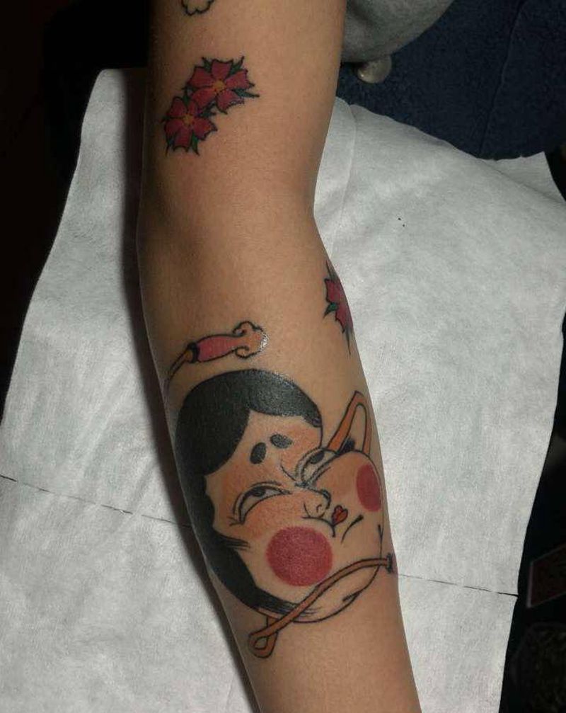 胖妹纹身图片_手臂手部老传统纹身图案