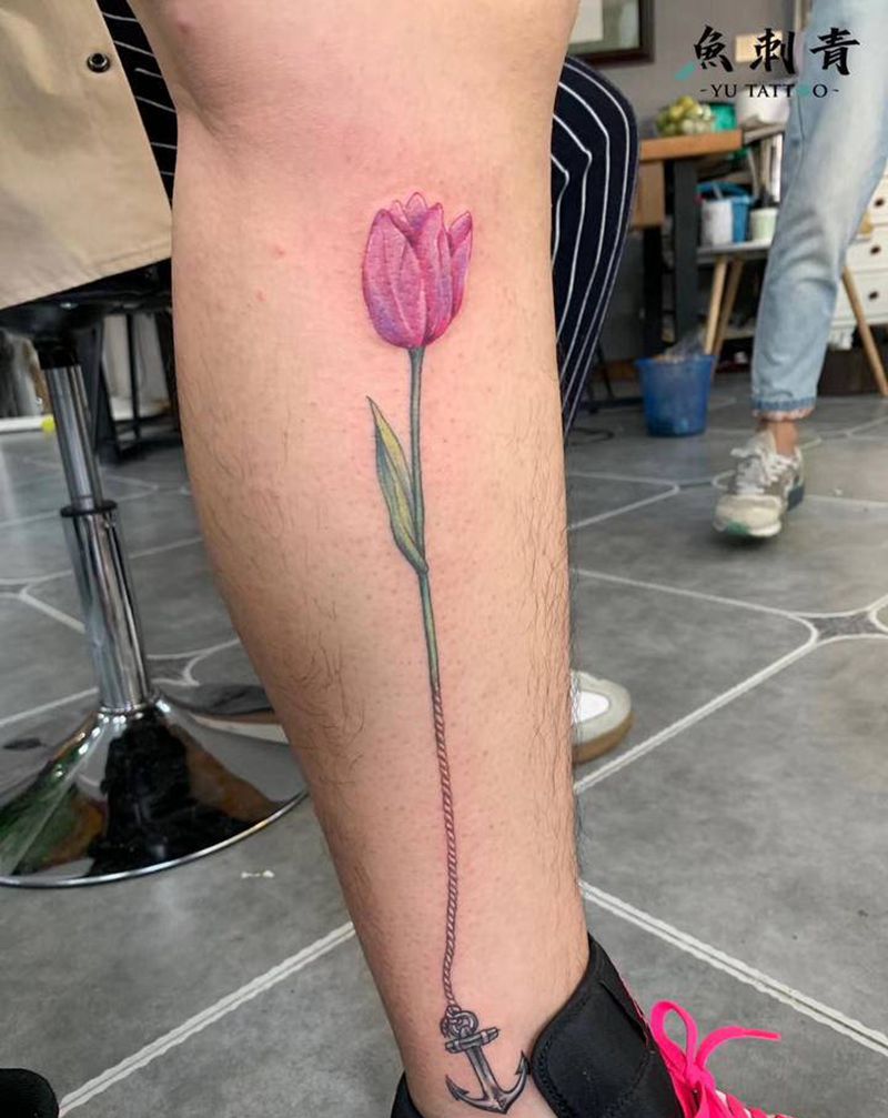 郁金香纹身图片_腿部纹身图案